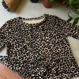 Leopard long sleeve crop top